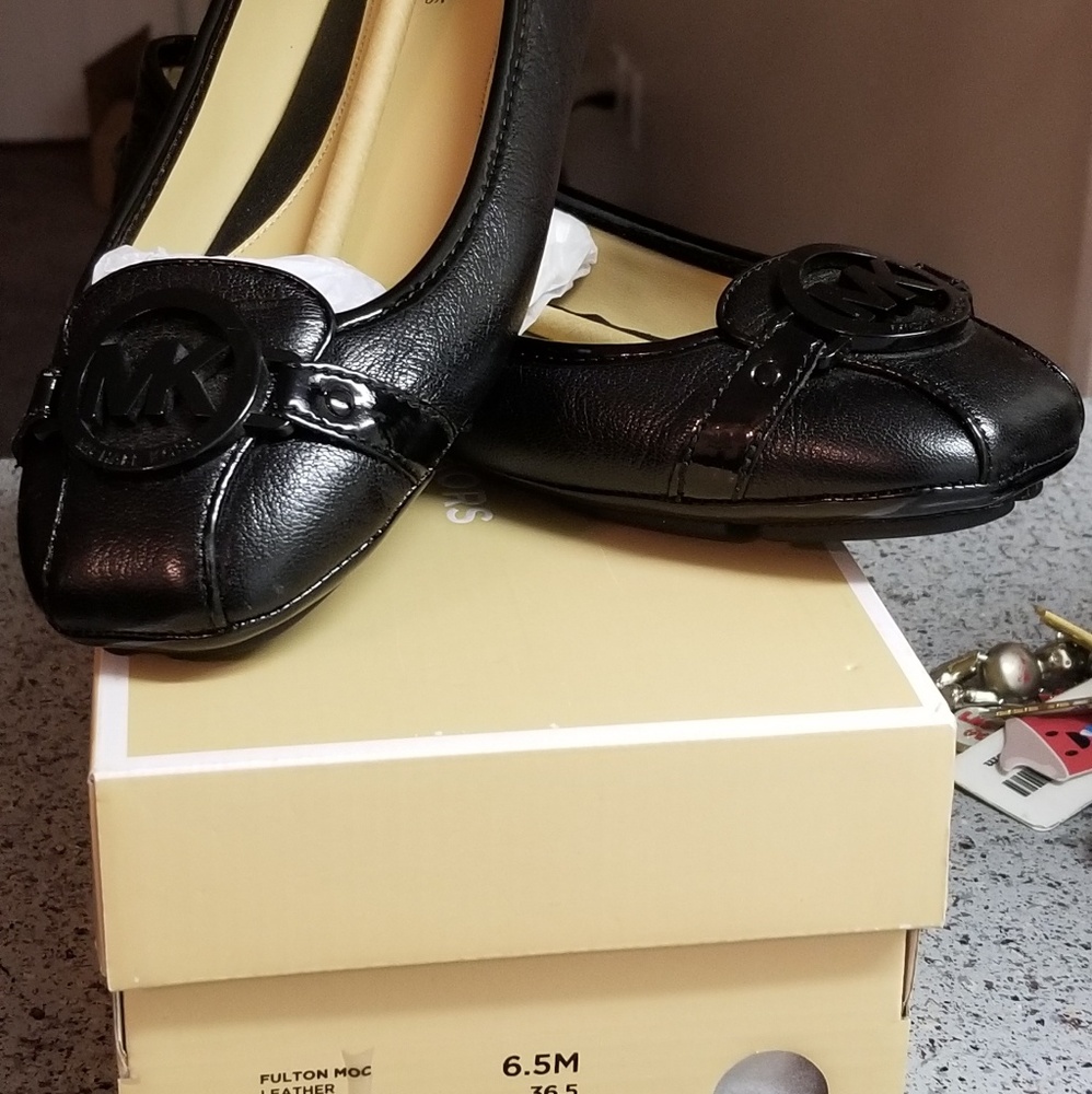 flat shoes